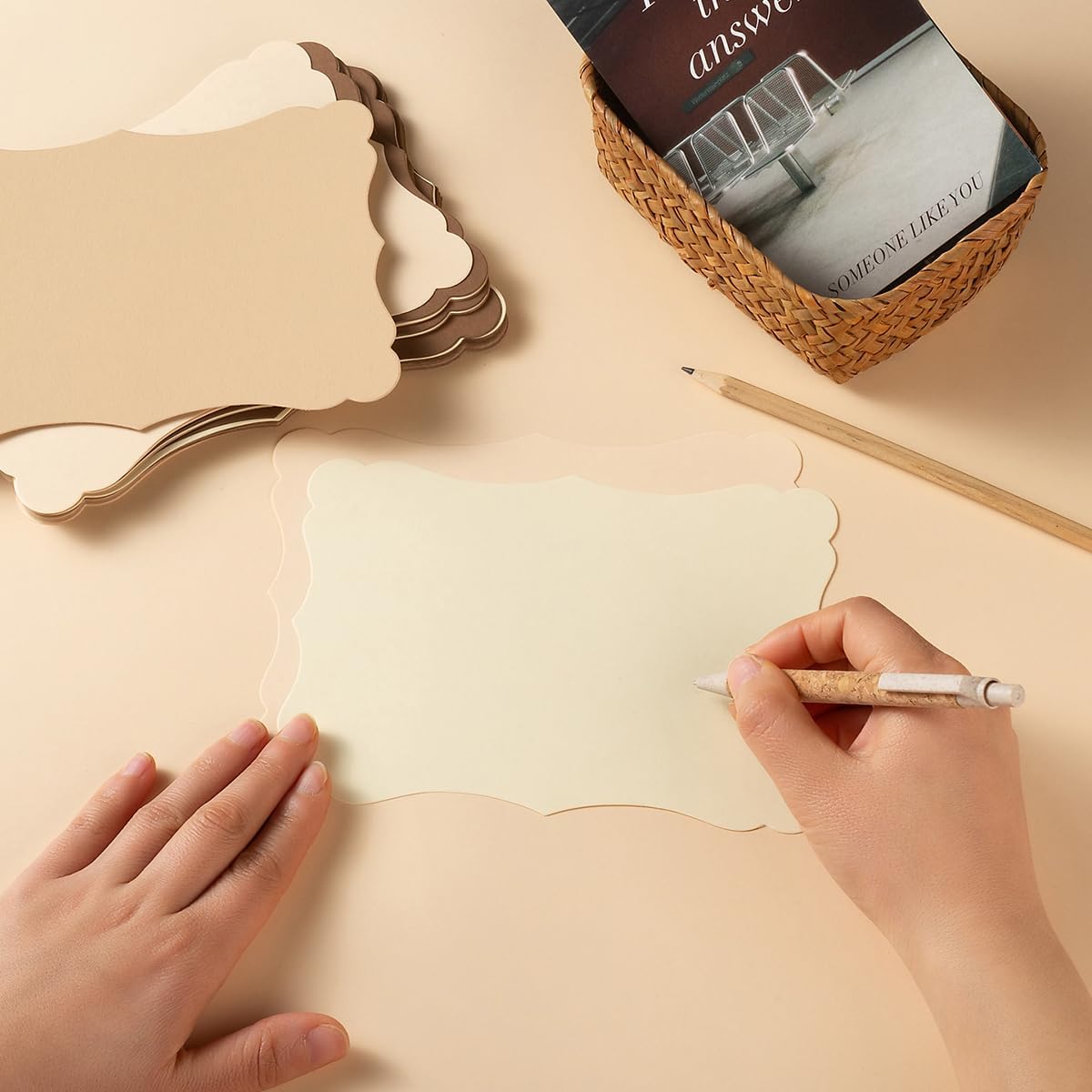 50 Pack Blank Kraft Cards Cardstock Thick Paper Brown Greeting Cards for DIY Gift Card Menus, Baby Shower and Wedding Invitations (Brown, 5x7IN)