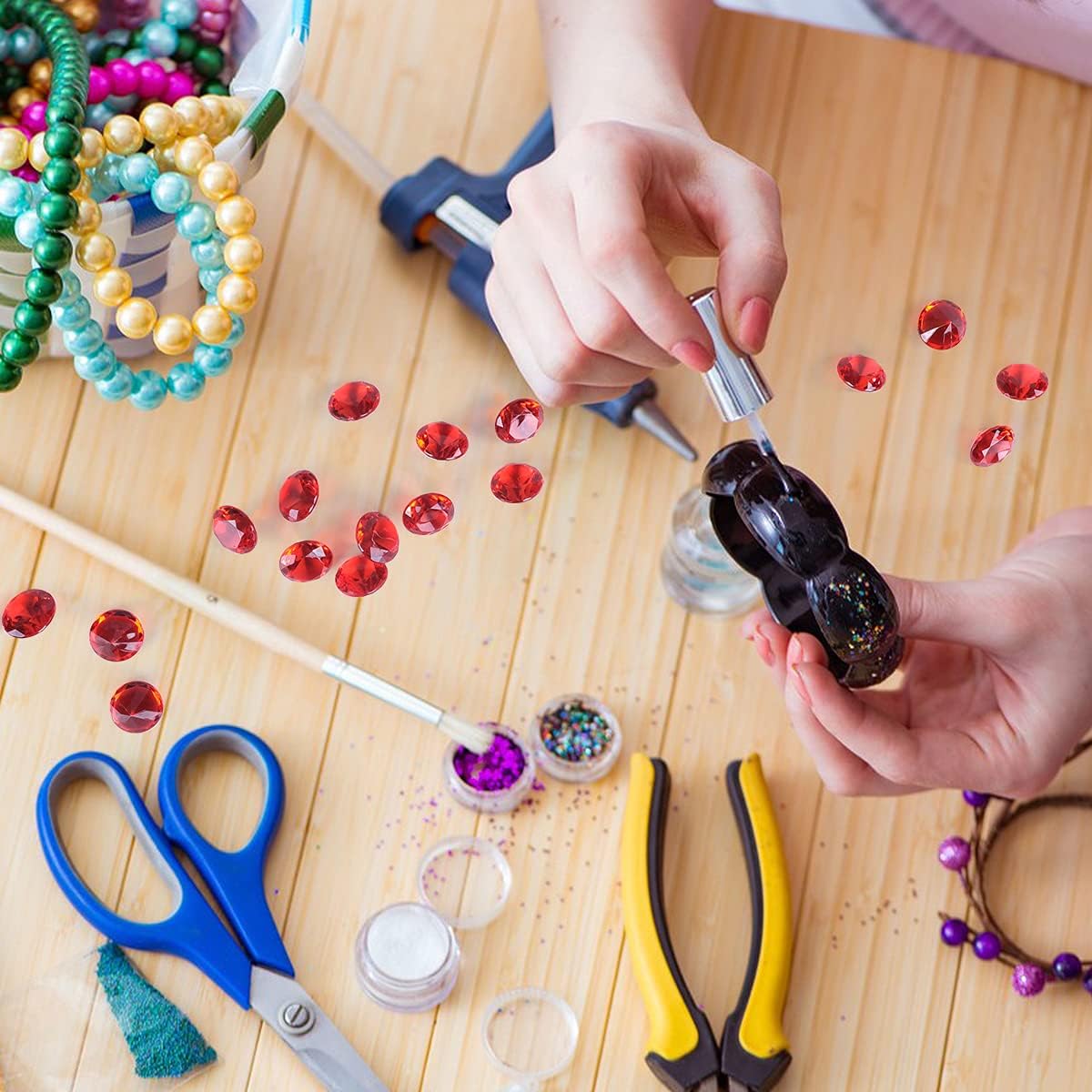 Acrylic Diamond Fake Gems Vase Filler, Babenest 240pcs 3/4 Inch Faux Diamonds Crystals Jewels for Table Scatters Wedding Party Event Arts & Crafts Birthday Decoration Favor (Red)