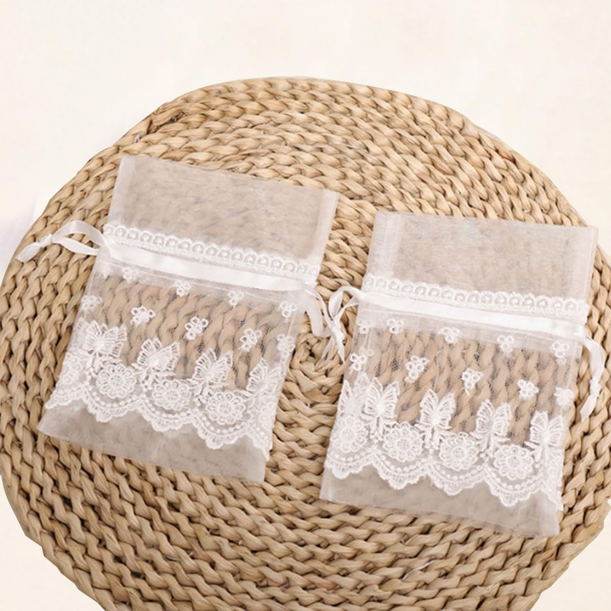 Ewanda store 10Pcs Lace Organza Drawstring Bags White Butterfly Lace Bag for Wedding Christmas Birthday Party Favors Jewelry Pouches