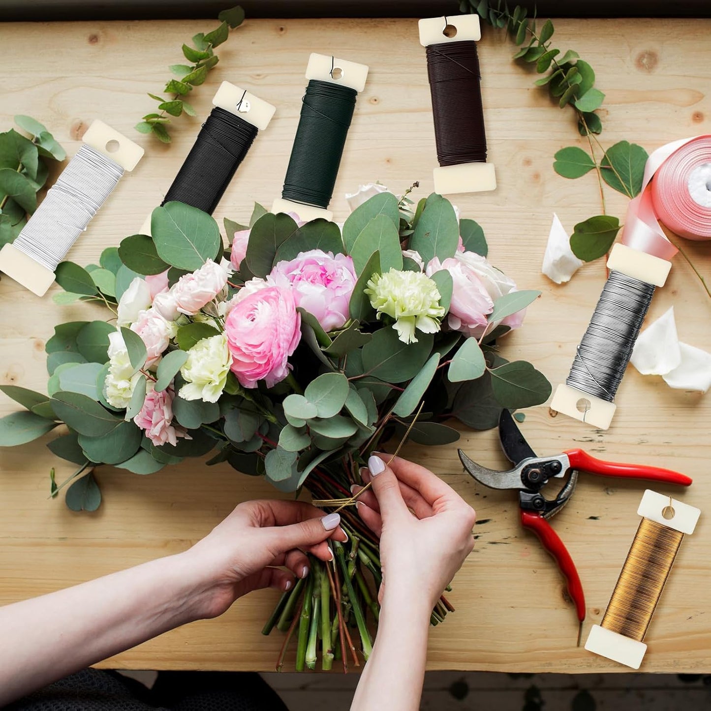 6 Rolls 112 Yards Floral Flexible Paddle Wire Floral Bind Wire for Crafts, Christmas Garland and Flower Arrangements DIY Craft, Christmas Holiday Decoration(Green, Coffee, Silver, Gold, Black, White)