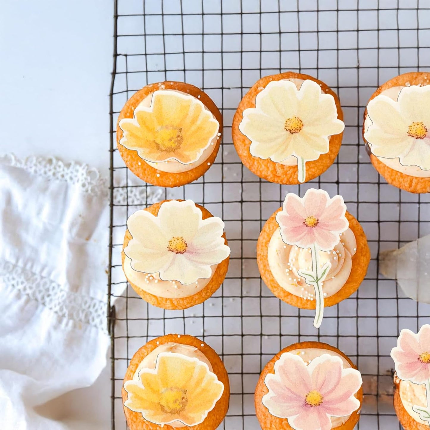 Ephlyn 50Pcs Edible Flower Cupcake Toppers Wafer Paper Spring Bridal Engagement Baby Shower Birthday Party Cupcake Picks Anniversary Party Decorations Supplies Multi