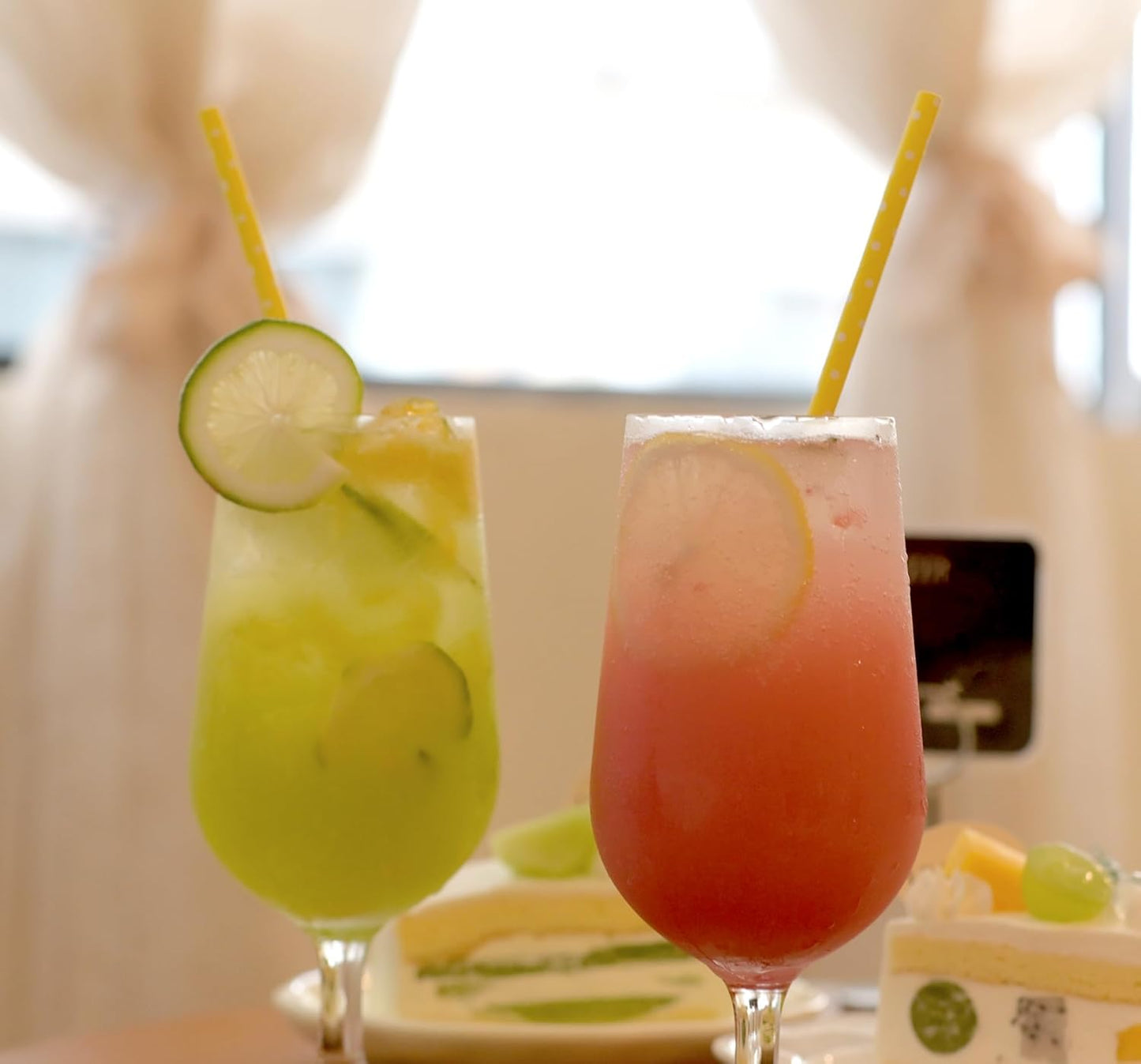 GLUJASBIO Cute Paper Straws Drinking - Pastel Yellow White Dots Paper Straws Bulk for Party, Baby Shower, Dessert Shop, Restaurants, 7.75" x 0.24"