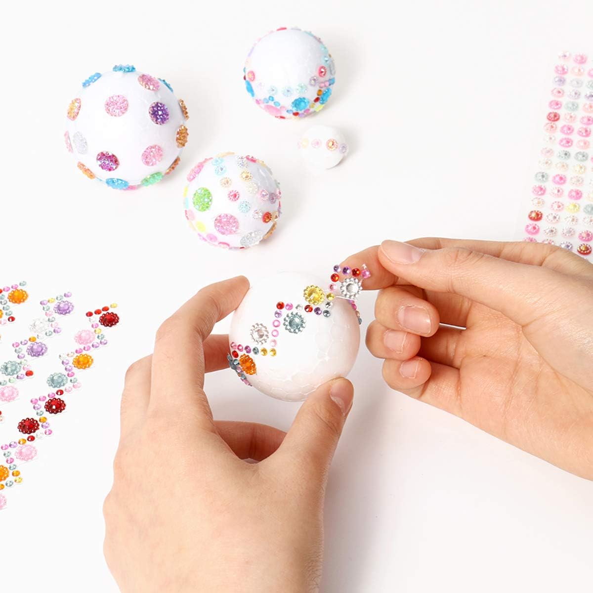 121 PCS 7 Sizes White Foam Balls Polystyrene Craft Balls for Art and Craft, Household, School Projects and Christmas Easter Painting Activity .8’’, 1’’, 1.2’’, 1.6’’, 2’’ Inches