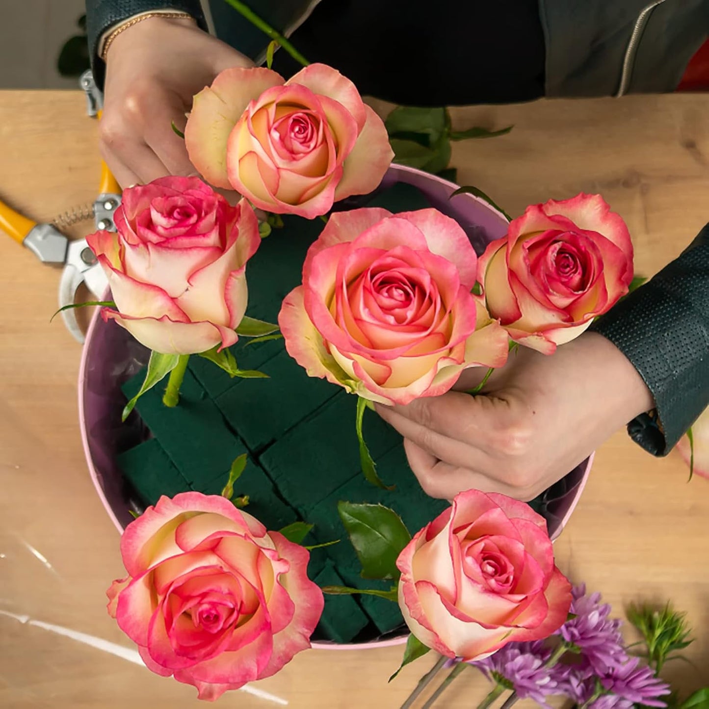 Floral Foam Blocks for Fresh and Artificial Flowers, 6 Pcs Each 8" L x 4" W x 2.8" H Wet and Dry Green Florist Foam for Weddings, Birthday Parties and Holiday Decorations