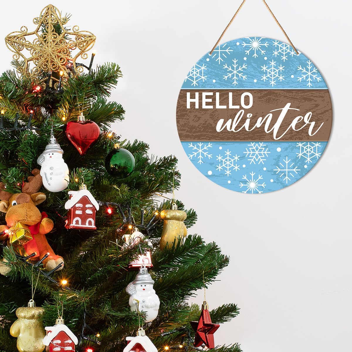 Muktoujaumai Hello Winter Sign Front Door Decor, Christmas Round Hanging Sign Decor Farmhouse Snowflake Xmas Holiday Wall Decorations Winter Wood Sign for Door, Porch, Home