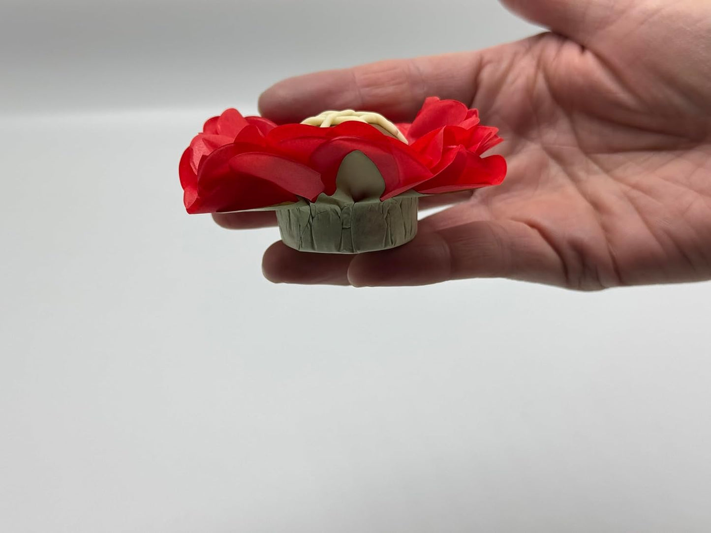 Handmade Paper Truffle Cups | Truffle Liners | Truffle Wrappers | Fominhas | Candy cups for chocolate | Forminhas de Brigadeiro | Candy liners - Pack of 20 - (Paper, Crimson Red)