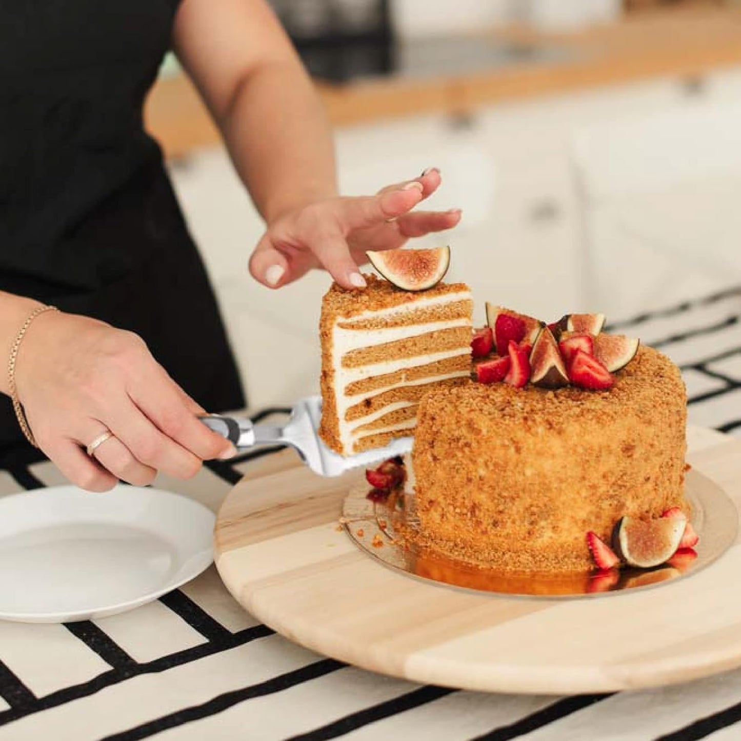 Pie Server Spatula and Cake Slicer Set with Luxury Gift Box, Black Stainless Steel Set - Kitchen Essentials for Cutting & Serving Desserts, Brownies, Lasagna - Great for Anniversary, Christmas Spatula