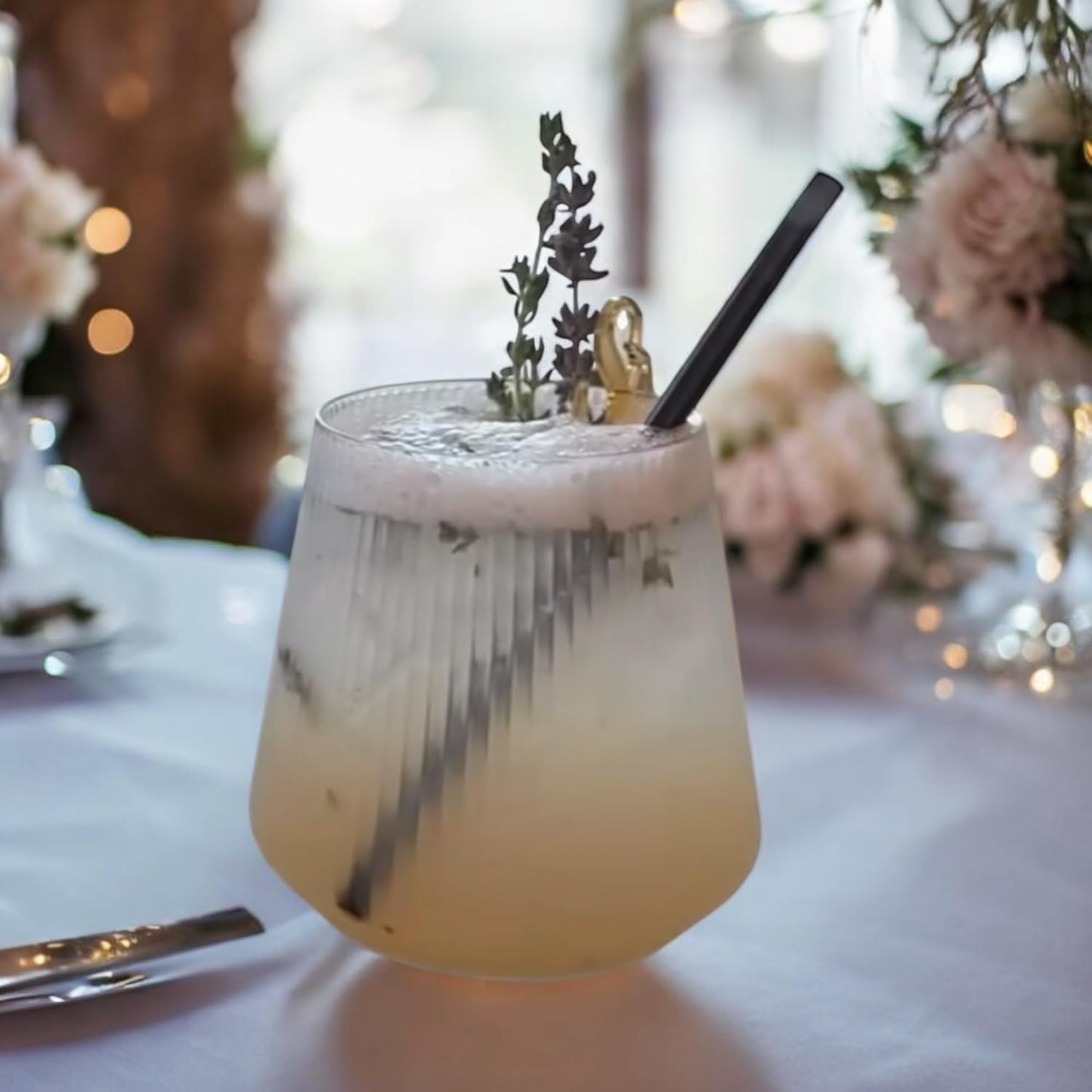 18 count origami ripple Unbreakable Stemless Plastic Wine Champagne Whiskey Glasses Elegant Durable Disposable Indoor Outdoor Ideal for Home, Office, Bars, Wedding, Ribbed 12 Ounce Cups (18, Clear)