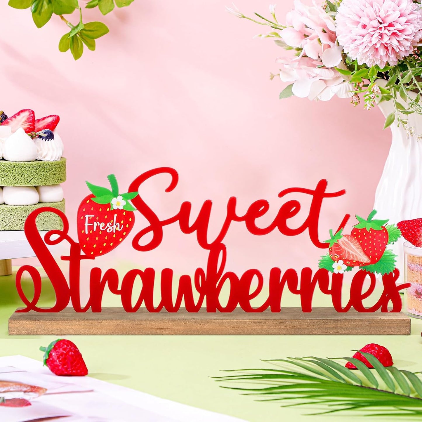 Fresh Sweet Strawberries Metal Sign Rustic Table Decor Summer Tiered Tray Decor with Wooden Base Freestanding Metal Word Sign for Home Tabletop Centerpiece Mantel Shelf Fireplace