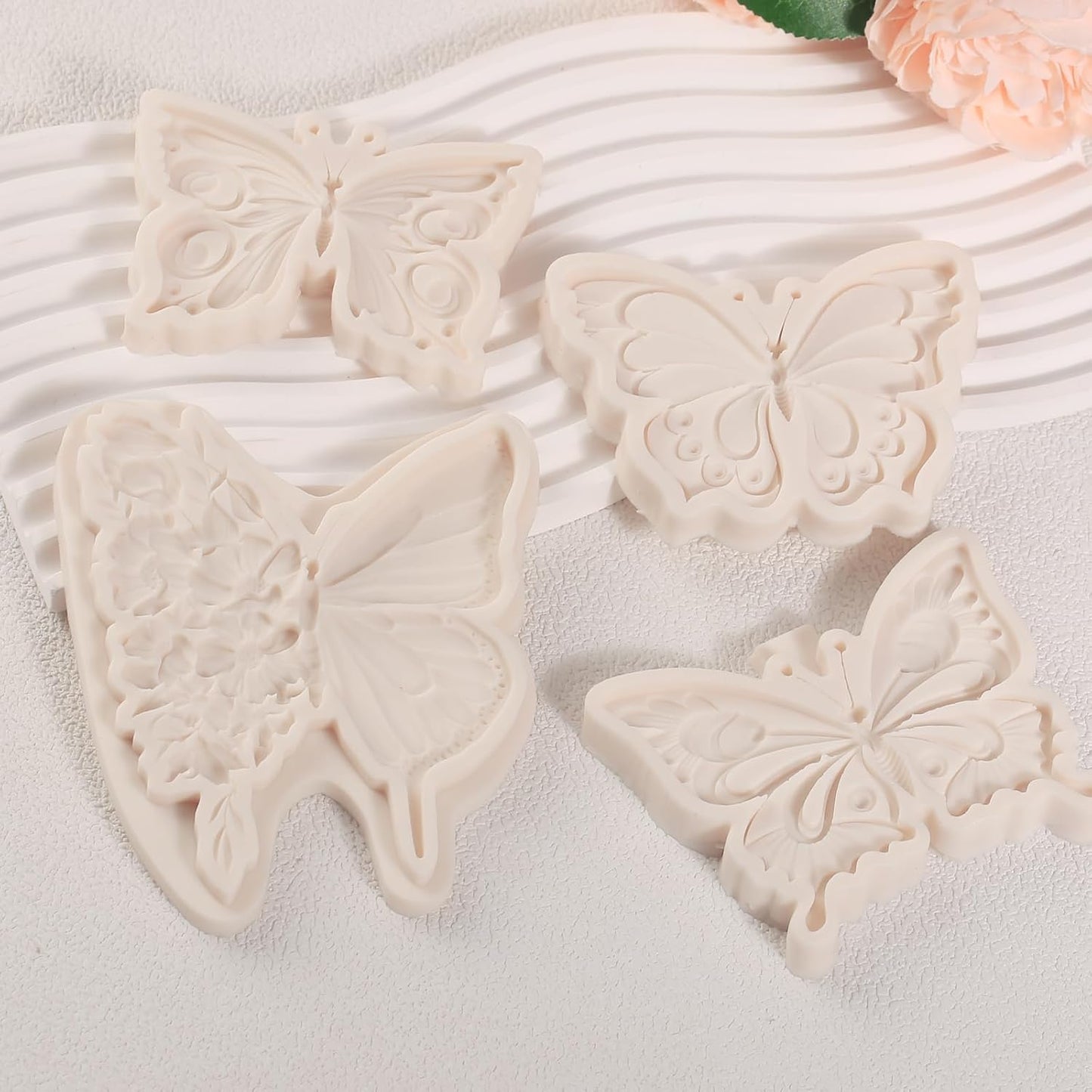 1 Pcs Exquisite Butterfly Fondant Moldfor Cake Decoration, Butterfly Chocolate Silicone Mold Surface Non-Stick Easy to Demould, for Baking Candy Flower Paste Dough Clay Projects Resin Pendants