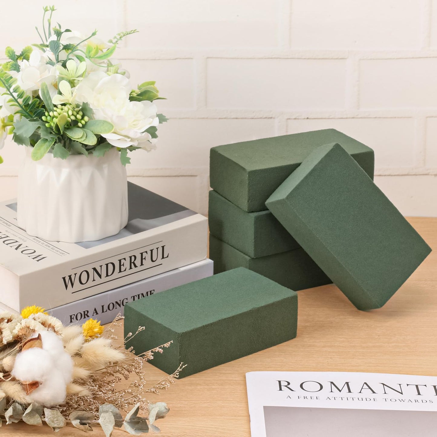 IHDYPPEW 30 PCS Green Floral Foam Blocks, 5.5"L x 3.1"W x 1.7"H Floral Foam for Flower Arrangements, Dry and Wet Florist Foam for Flowers, Flower Foam Bricks for Flowers Business, Outdoor, Weddings