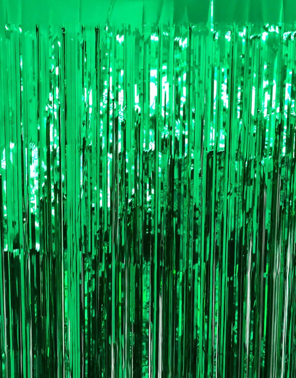 GOER 3.2 ft x 9.8 ft Metallic Tinsel Foil Fringe Curtains Party Photo Backdrop Party Streamers for St. Patrick's Day,Graduation,New Year Eve Decorations Christmas Wedding Decor (Green,3 Packs)