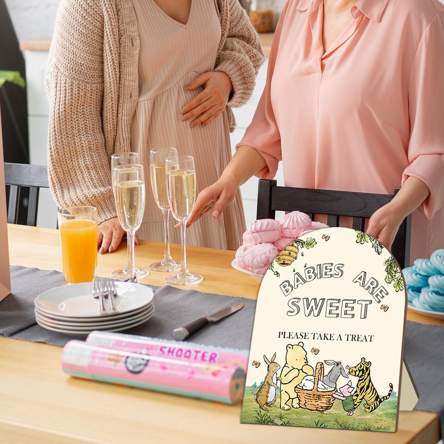 Classic Winnie Baby Shower Welcome Sign, Classic Pooh Babies are Sweet Please Take A Treat Sign, Cute Animals Decor Welcome Sign, Birthday Party Decor Supplies 9 * 11IN