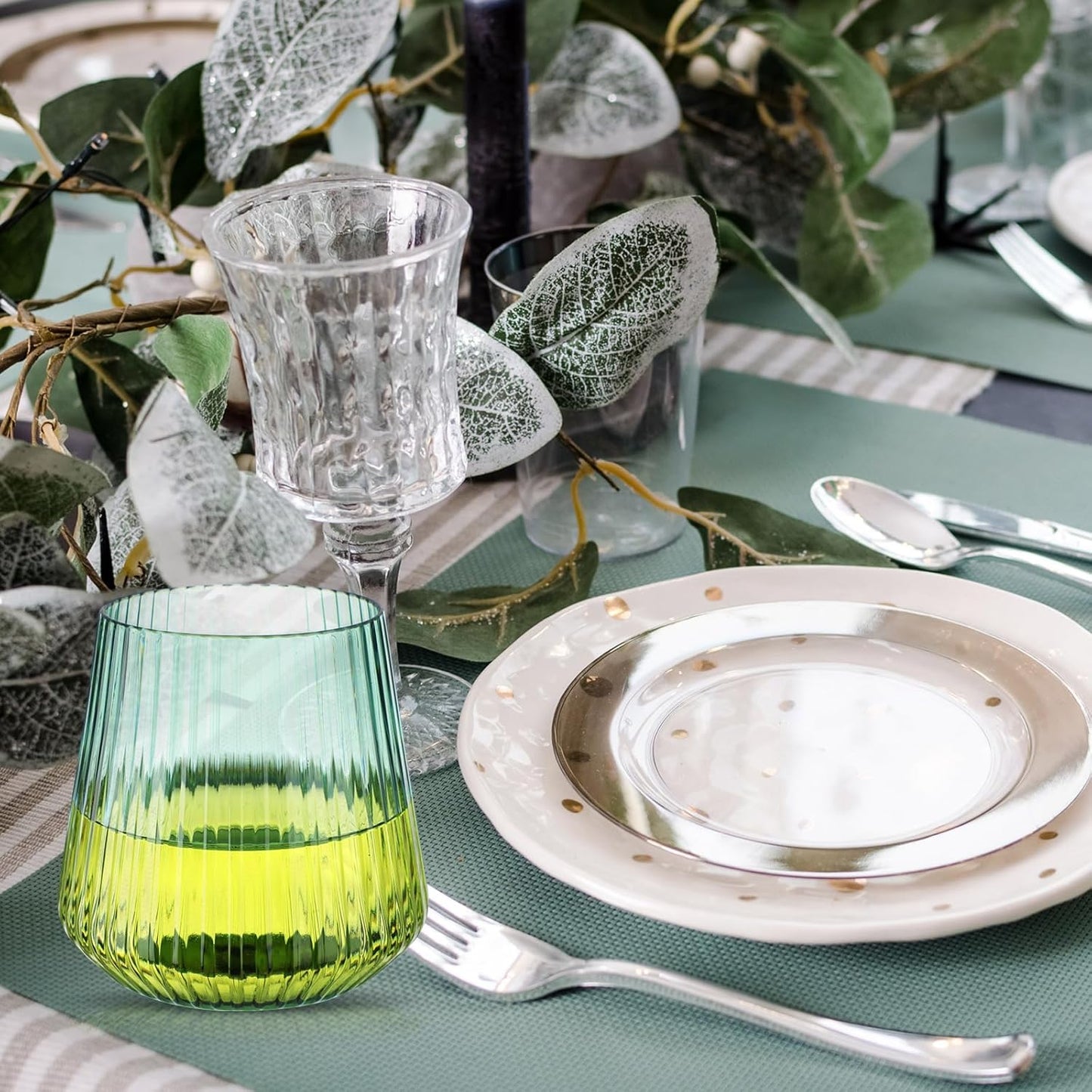 Suclain 50 Pcs Plastic Wine Glasses Ribbed Stemless Wine Glasses 14oz Vertical Design Unbreakable Cups for Outdoor Indoor Vintage Elegant Champagne Whiskey Cups for Party Wedding (Green)