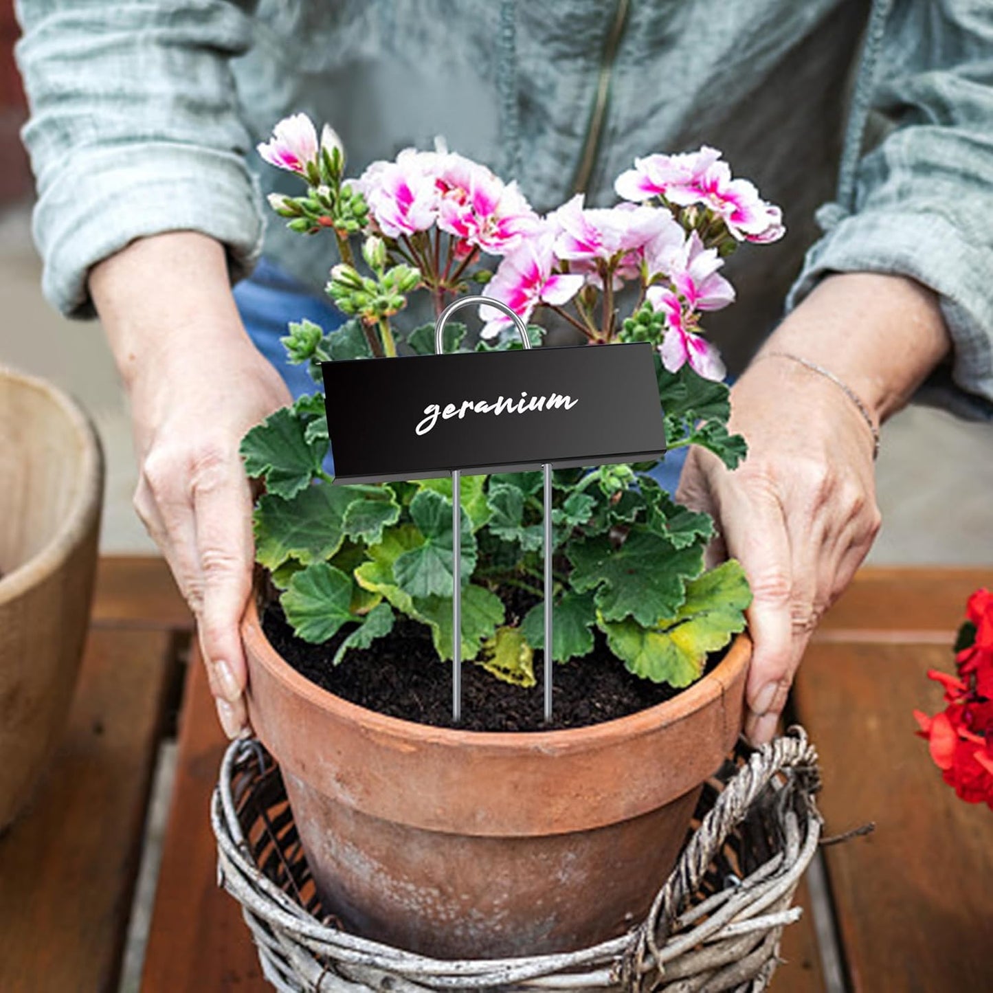 FORUP Metal Plant Labels, 30 Pack Garden Label Markers, Weatherproof Garden Stake Tags, Reusable Planting Gardening Markers, Black