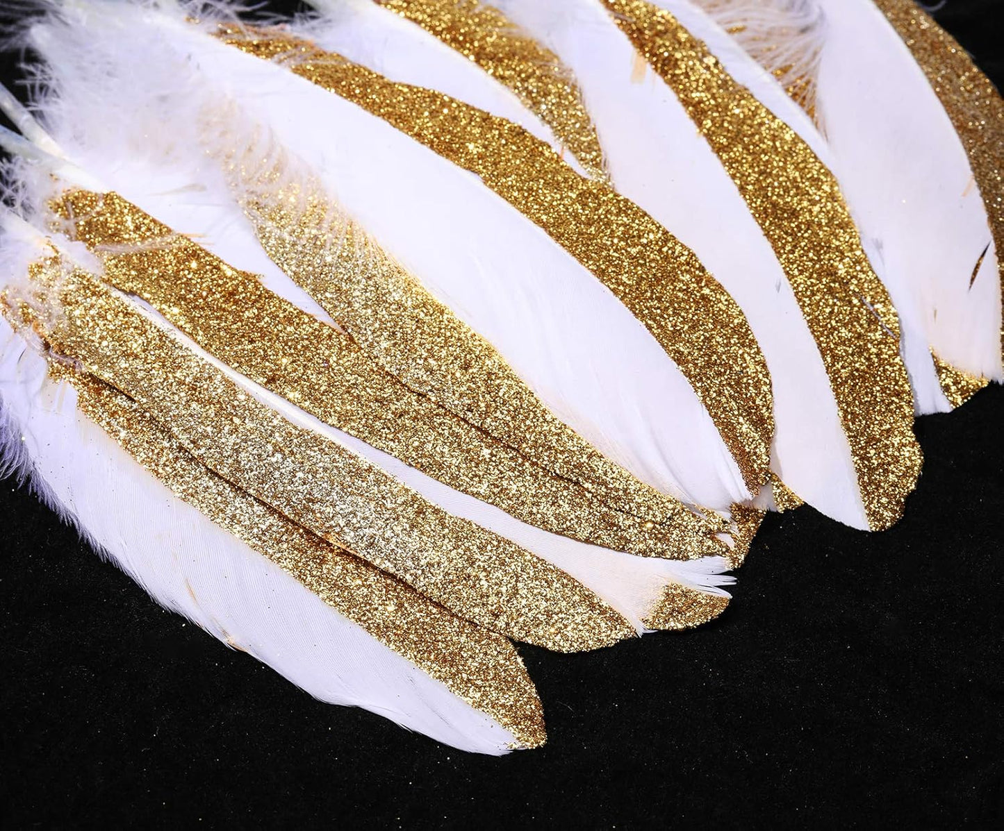 BABEYOND 42 Pcs 1920s Gatsby Gold Dipped Feather Natural Décor Glitter Feather for 20s Party Decoration Wedding Decoration (White & Gold)