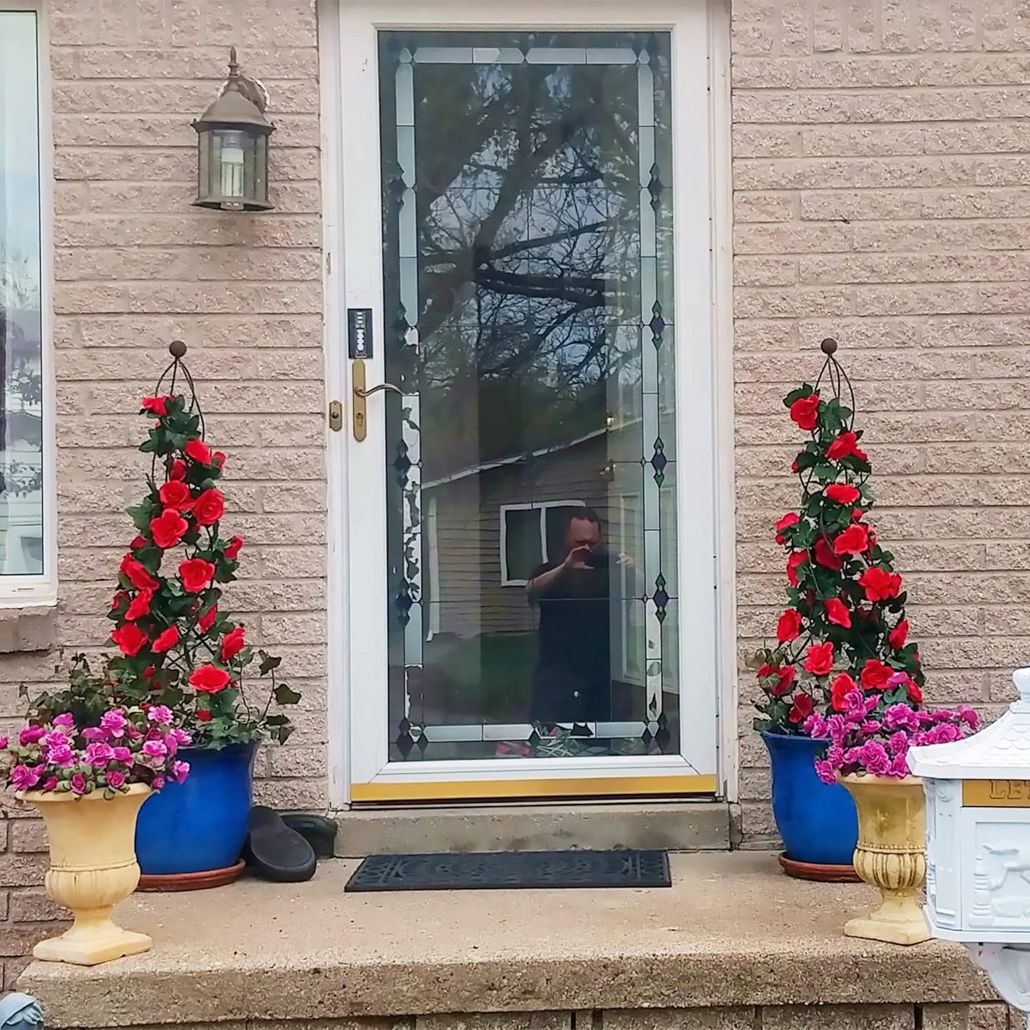 UKELER 2 Pack 14FT Artificial Rose Vines Red Flower Garland Artificial Rose Flowers with Green Leaves Floral Plant for Wedding Arch Party Garden Craft Home Decor